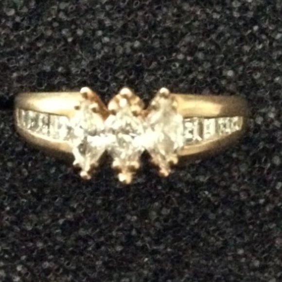🌟🌸HOST PICK 🌟🌸 NWT STUNNING 14k GOLD &DIAMOND RING W/APPRAISAL MSRP 4,750 - Picture 1 of 6